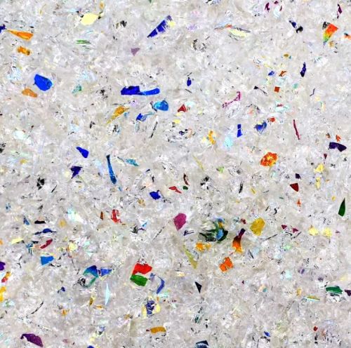 DF522-CBS Float Glass Dich. Frit Flakes Rainbow Clear Med. 82 COE.