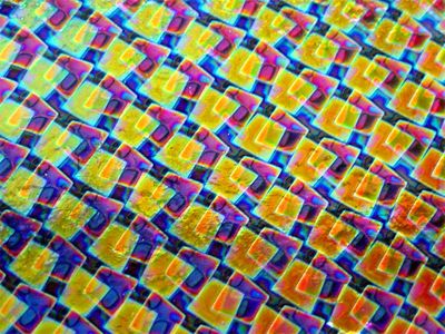 DC930C-CBS Thin Dichroic Rainbow 1 On Clear Boxes 4"x4.75" - 90 COE